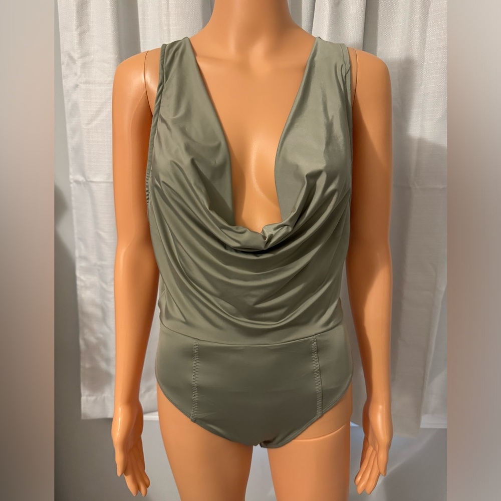 Cool Free People Intimately size SP gray scoop neck sleeveless bodysuit NWOT
